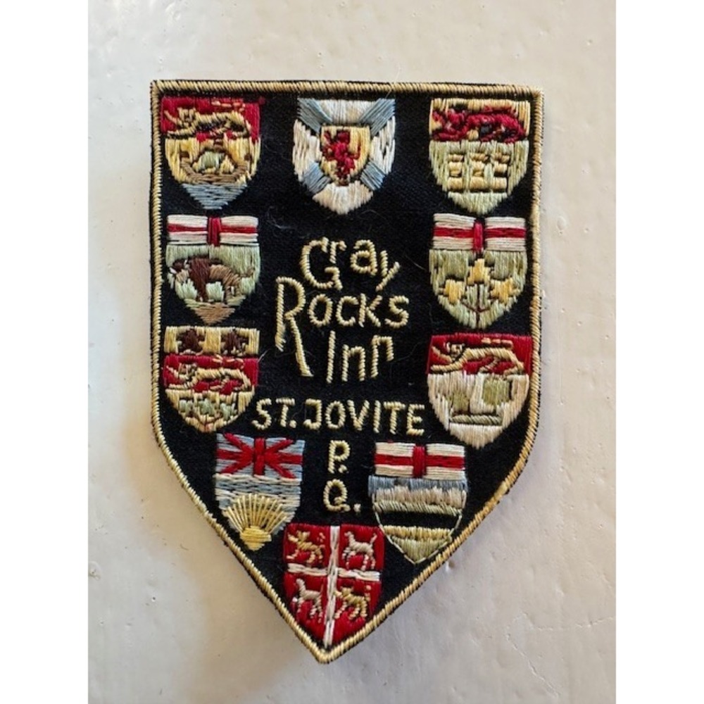 Vintage GRAY ROCKS INN Ski Patch St Jovite CANADA Quebec Skiing Crest Souvenir‎
